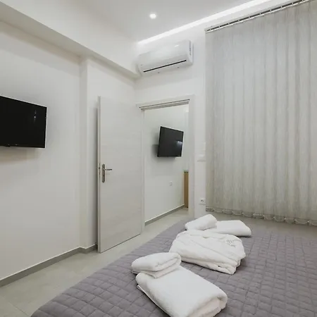 Peris 4 With Yard Steps To Old Town - Ac, Wifi * La Canea