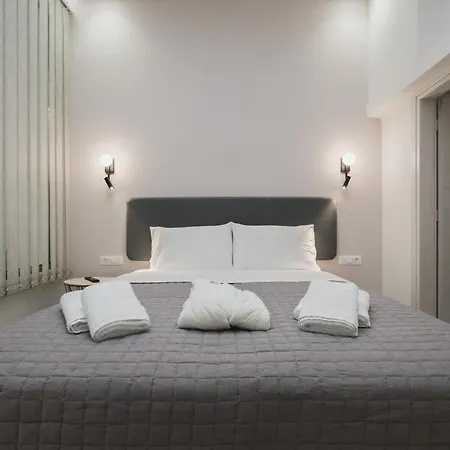 Peris 4 With Yard Steps To Old Town - Ac, Wifi La Canea