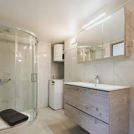 Peris 4 With Yard Steps To Old Town - Ac, Wifi Apartamento