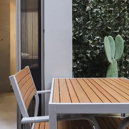 Peris 4 With Yard Steps To Old Town - Ac, Wifi