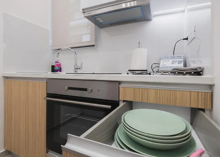 Peris 4 With Yard Steps To Old Town - Ac, Wifi Apartment *