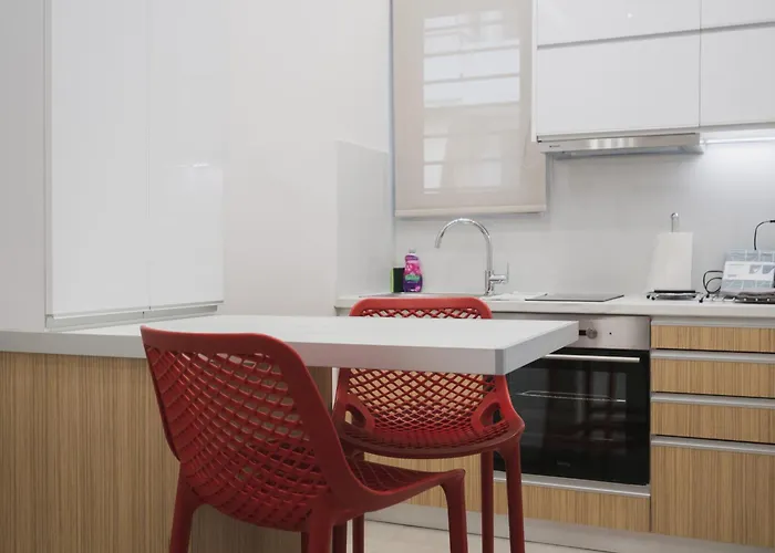 Peris 4 With Yard Steps To Old Town - Ac, Wifi