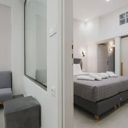 Peris 4 With Yard Steps To Old Town - Ac, Wifi *