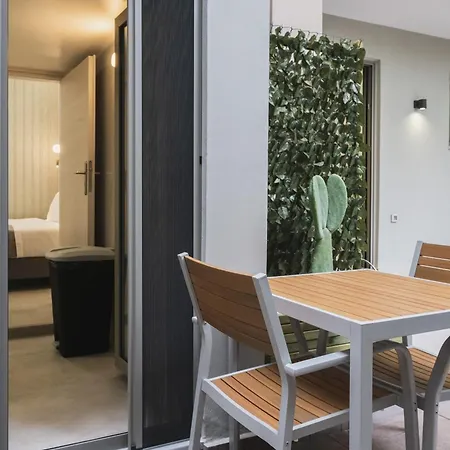 Διαμέρισμα Peris 4 With Yard Steps To Old Town - Ac, Wifi *