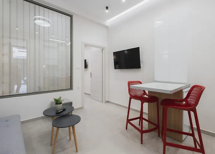 Peris 4 With Yard Steps To Old Town - Ac, Wifi *